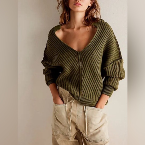 We The Free | Freeway Sweater - Picture 1 of 4